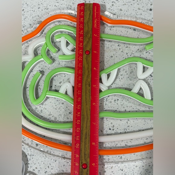 Vibrant Neon Florida Gators Sign - Green, Red, White - Picture 4 of 5